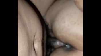 Mujer rica con tanga