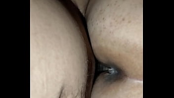 Mujer rica con tanga