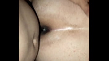 Mujer rica con tanga