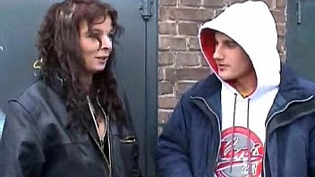 Old dutch whore fucks for food