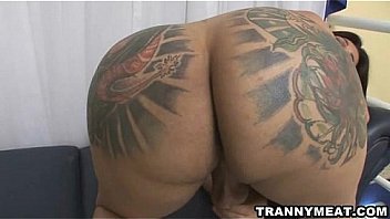 Big Tit Latina Tranny Stripping Her Clothes Off Outdoors thumbnail