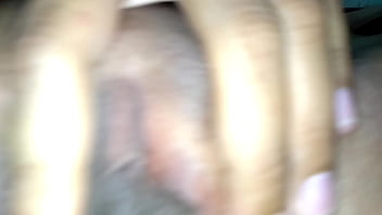 ปลอบใจเพื่อนสาวด้วยควยที่มีน้ำเงี่ยนพุ่งเข้ารูหี