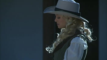 Taylor rain folds in two for a deep pile driver from a ranch hand