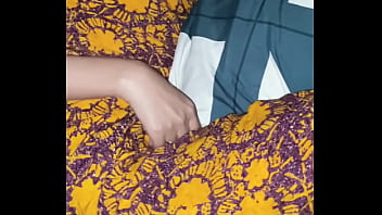 Ngintip istri tetangga kost yang sengaja gak kunci kamar saat suaminya kerja malah di ajak ngentot Ngintip istri tetangga kost yang sengaja gak kunci kamar saat suaminya kerja malah di ajak ngentot