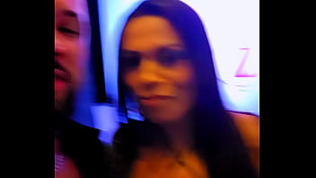 Novinha safada trepando no sofá buceta molhada rebolando gostoso