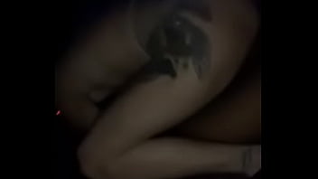 Snowbunny grindin on big black dick