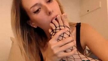 Realcanada suck her all toes camg8