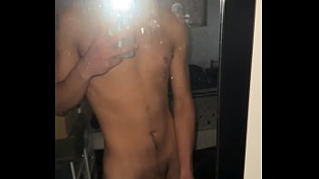 Caiu na net safadão gozando e gemendo