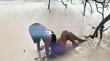 Wetting panties and jeans on a bare foot island walk