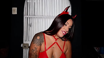 Gang bang a hotwife con 7 chicos