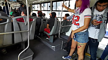 Arrimones de verga en el metrobus Arrimones de verga en el metrobus