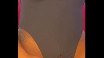 Morena tatuada gozando safada linda peitoes