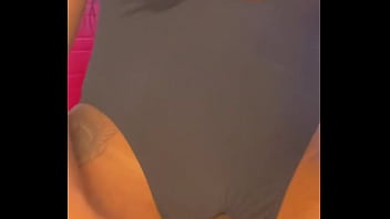 Morena tatuada gozando safada linda peitoes