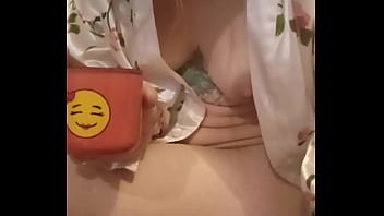 Bonjour mes coquins je vous offre le café