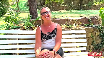 Marie milf du siècle se fait annihiler la chatte