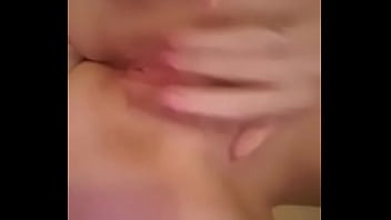 Tightkate fingering pussy