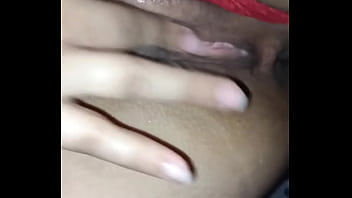 El zorro de mi amante me come el coño bien rico y luego me lo deja lleno de leche