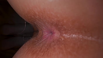 When 18 years old girl is winking her butthole that means she wants to get new iphone