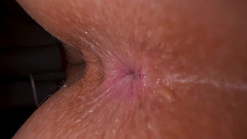 When 18 years old girl is winking her butthole that means she wants to get new iphone