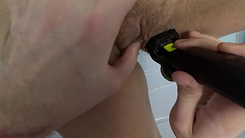I've got fed up with the forest on my wife's pussy and shaved her by myself