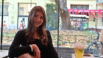 Adventurous tourist alice xo hooks up with waiter for no strings anal gp3270