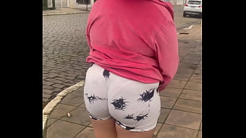Chubby girl farting in public while walking – can’t hold it
