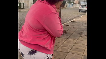 Chubby girl farting in public while walking – can’t hold it Chubby girl farting in public while walking – can’t hold it