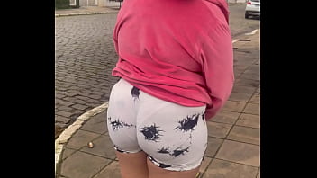 Chubby girl farting in public while walking – can’t hold it