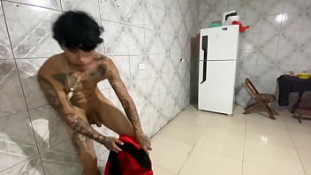 Mamei meu namorado e ele gozou na minha bucetinha