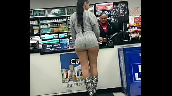 Thick model twerking at wirk Thick model twerking at wirk
