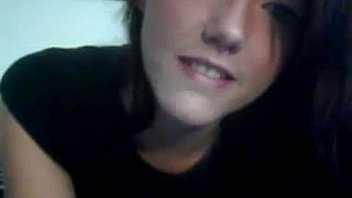 Pretty Young Girl Masturbates thumbnail