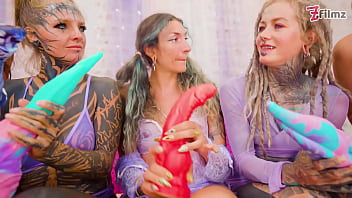 Squirt mayhem – 5 girls squirting together with anal dildos gaping prolapse & atm