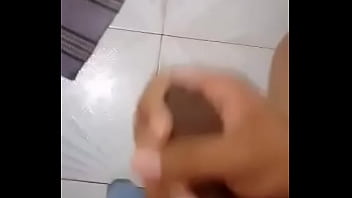 Hetero Se Masturba Y Me Manda Vídeo thumbnail