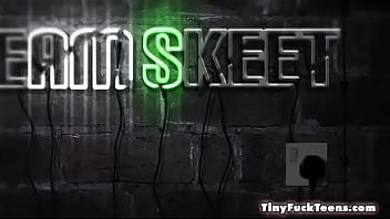 Cute teen loves cumshots