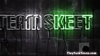 Cute teen loves cumshots