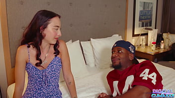 Jovem safada é fodida e cheia de porra por um bbc depois de ser pega na rua por um bandido