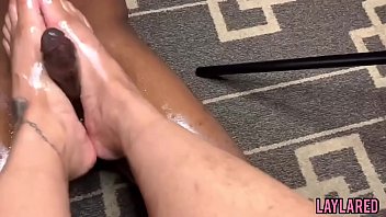 I love when she do foot fetish