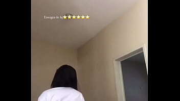 Pretinha do cuzao rebolando