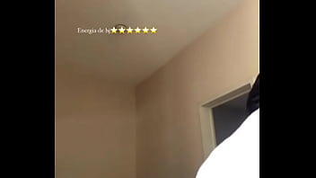 Pretinha do cuzao rebolando