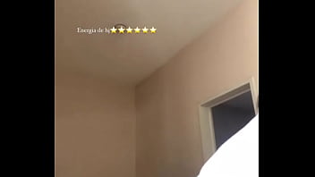 Pretinha do cuzao rebolando