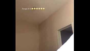 Pretinha do cuzao rebolando