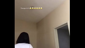 Pretinha do cuzao rebolando