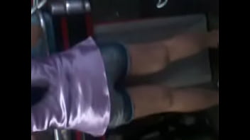 Gostosa na fila do mercado