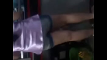 Gostosa na fila do mercado