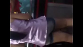 Gostosa na fila do mercado