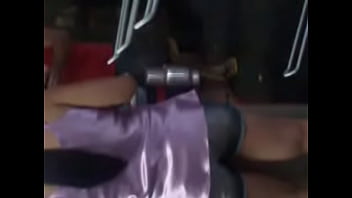 Gostosa na fila do mercado