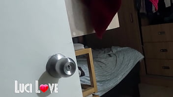 Llego a casa y encuentro a mi esposa puta con su amante luego me invitaron a observar