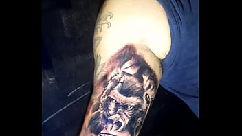 Tattoo na pele arte na vida pra cimabora ali