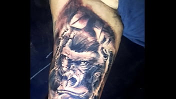 Tattoo na pele arte na vida pra cimabora ali