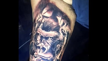 Tattoo na pele arte na vida pra cimabora ali